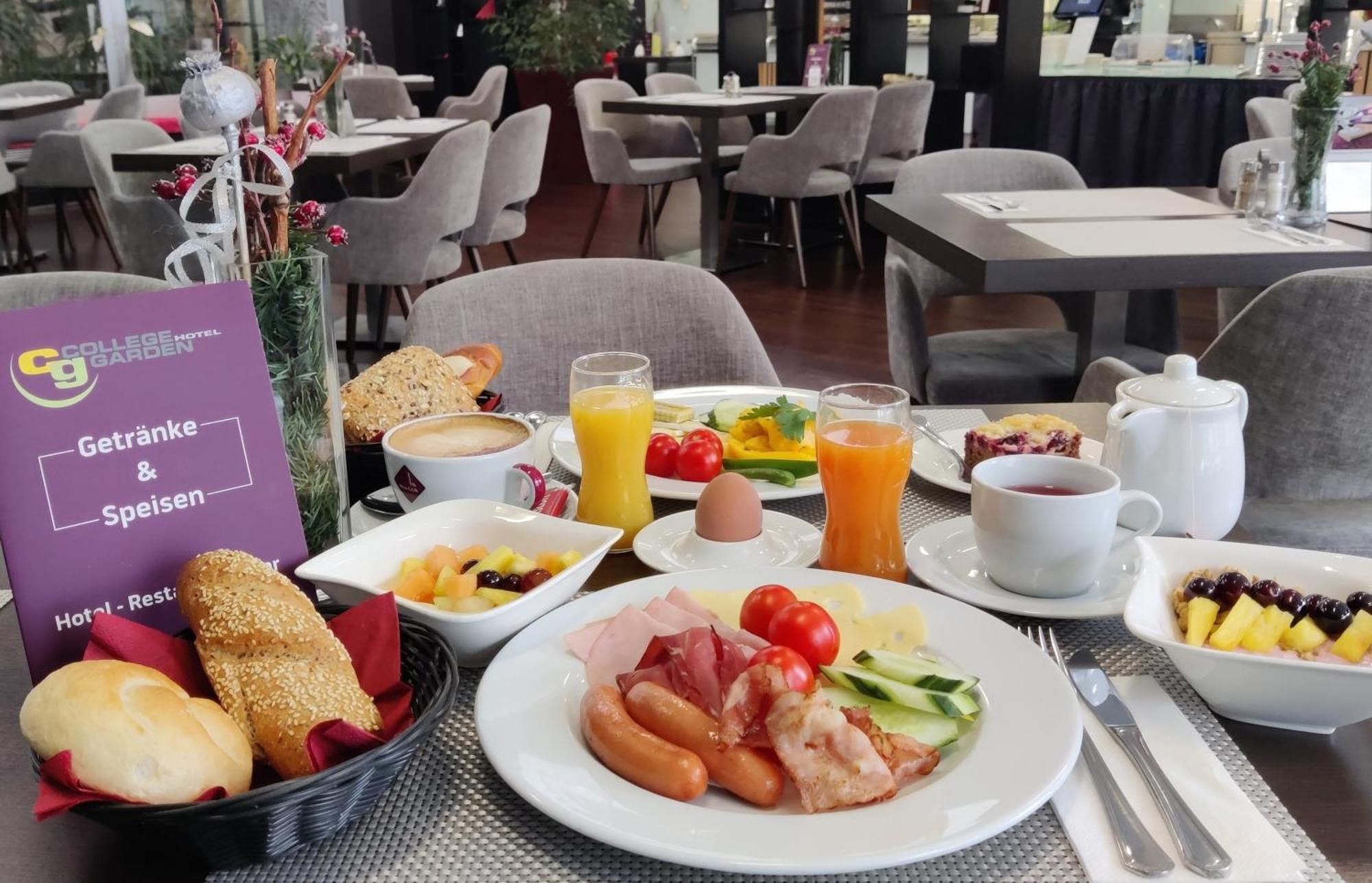 College Garden Hotel Bad Voeslau Eksteriør bilde