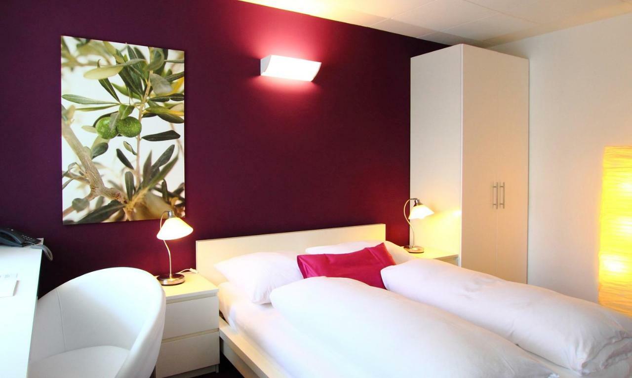 College Garden Hotel Bad Voeslau Eksteriør bilde