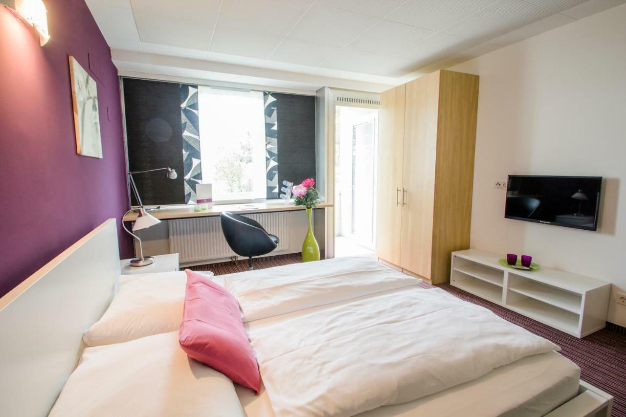 College Garden Hotel Bad Voeslau Eksteriør bilde